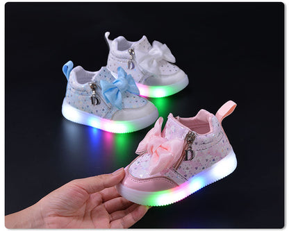 Spring and Autumn New Girls Princess LED Lighting Small and Medium Girls Casual Bow Sports Soft Sole Shoes Factory Outlet